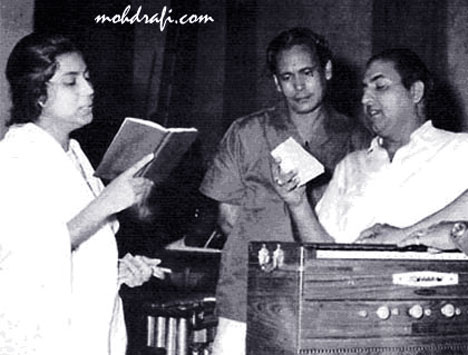 Mohd Rafi with Suman Kalyanpur, Hasrat and Jaikishan on Harmonium