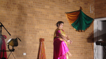 Irta Patkar dancing to Madhuban Mein Radhika