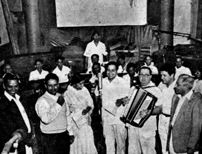 Mohd Rafi with Lata Mangeshkar, Shankar Jaikishan and others