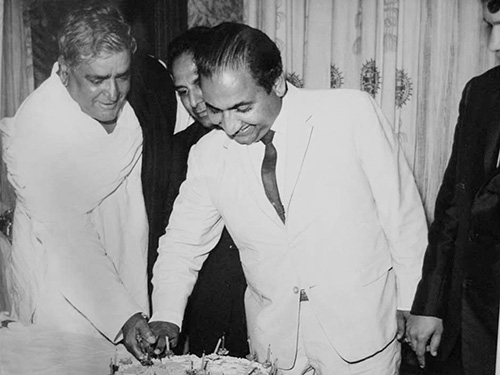 Mohd Rafi with Prithvi Raj Kapoor Celebrating his birthday