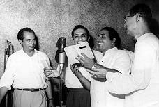 Bimal Roy, Talat Mahmood, Mohd Rafi & S.D.Burman during recording for the film Sujatha