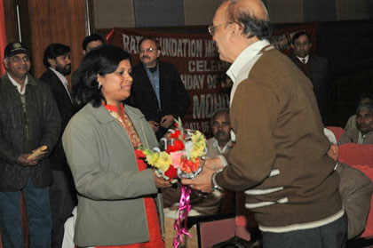 Author Sushila Kumari being welcomed